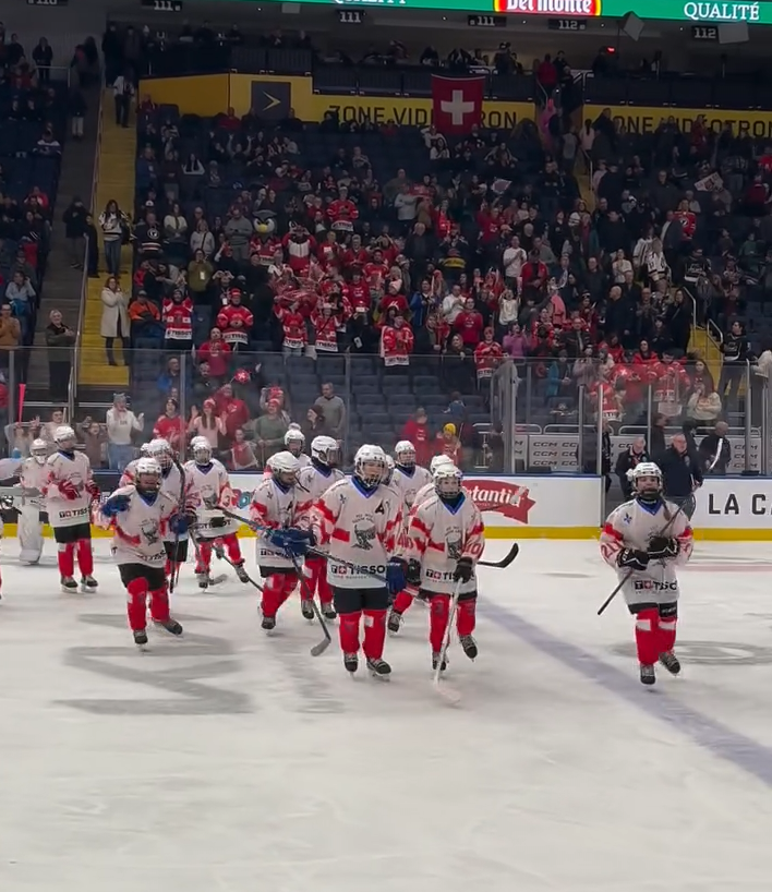 Tournoi Pee-Wee : l'équipe féminine suisse s'est hissée jusqu'en finale